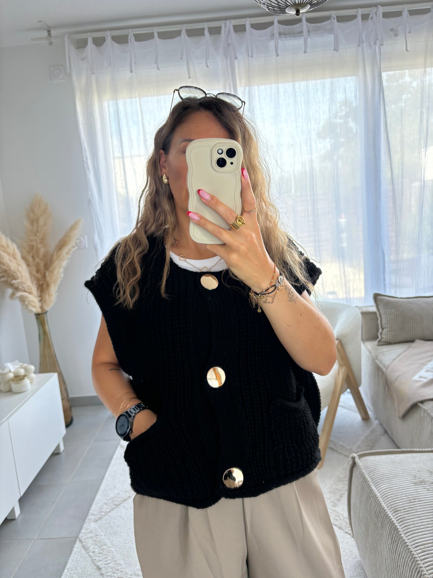 Pull sans manches à boutons dorés CLEM | NOIR